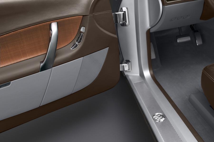  Buick Velite Concept 2004 года  (фото 34 из 65)